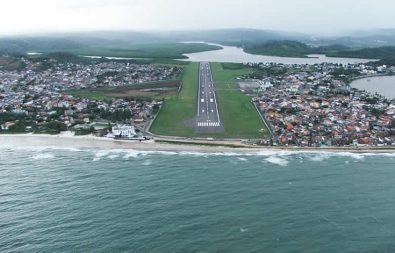 Avião bate em outra aeronave durante manobra em aeroporto de Ilhéus