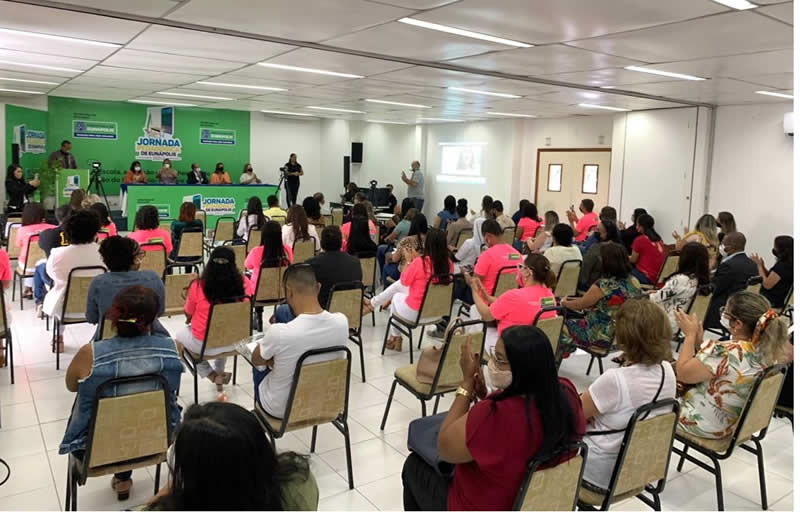 Abertura da Jornada Pedagógica reúne profissionais da educação da rede municipal de Eunápolis