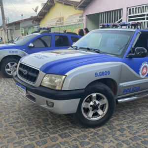 Distritos de Alcobaça e Prado recebem estruturas da Polícia Militar