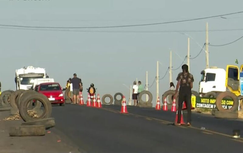 Caminhoneiros realizam manifestações em rodovias federais na Bahia