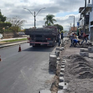 Asfaltamento da Avenida João Durval Carneiro garante mais mobilidade e segurança à população de Posto da Mata