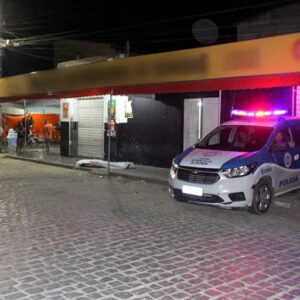 Jovem é assassinado enquanto bebia em bar na cidade de Eunápolis