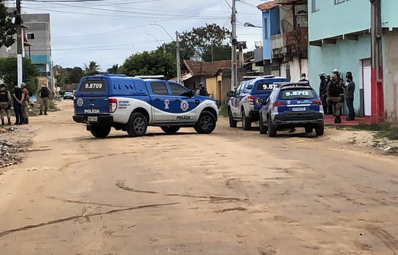 Policial militar surta, mas aceita ajuda e recebe atendimento médico em Teixeira de Freitas