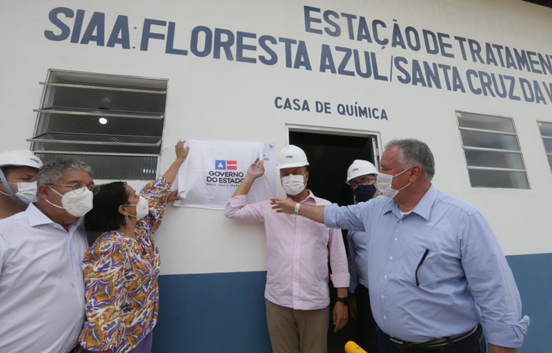 Em Floresta Azul, Rui entrega sistema de abastecimento e vistoria obras de construção de nova escola estadual