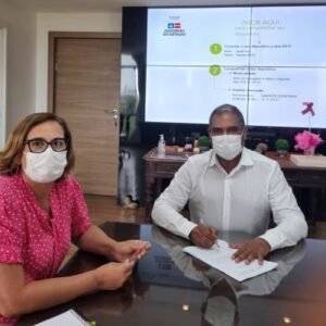 Robertinho se reúne em Salvador com a secretária Tereza Cristina e conquista R$ 1 milhão em equipamentos para saúde de Mucuri