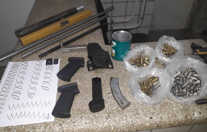 PM fecha fábrica clandestina de armas de fogo em Teixeira de Freitas