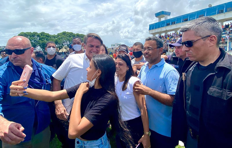 Prefeito de Itamaraju dialoga com presidente Bolsonaro sobre medidas para recuperação do município após a chuva