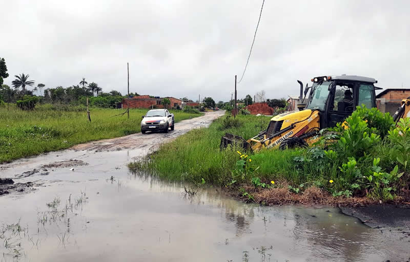 Com fim das chuvas Mucuri começa reestruturar estradas, prédios públicos e a orla marítima