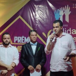 Deputado Dall é homenageado no 29º Prêmio Imprensa, o político cedeu helicóptero no socorro das vítimas nas enchentes de Itamaraju