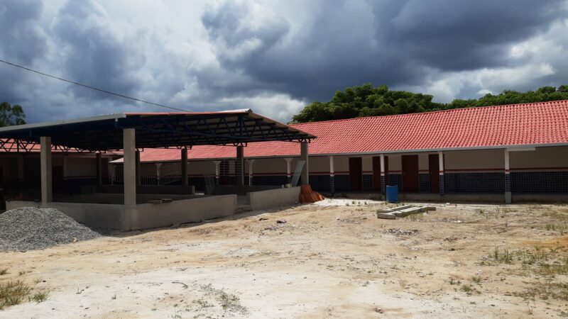 Prefeitura de Nova Viçosa conclui obras de reconstrução da Escola João Martins Peixoto em Helvécia