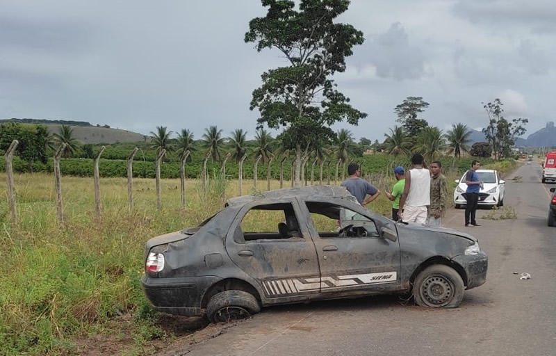 Um morto e quatro fedidos em acidente na BA-489, entre Prado e Itamaraju