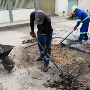 Teixeira de Freitas: Prefeitura realiza Operação Tapa-buraco no bairro Vila Vargas