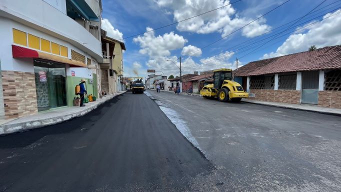 Começam as obras de asfaltamento das ruas centrais de Mucuri