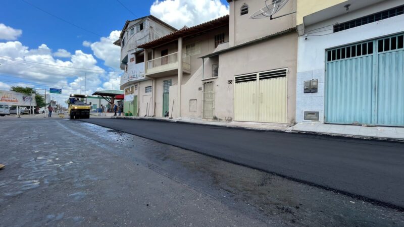 Começam as obras de asfaltamento das ruas centrais de Mucuri