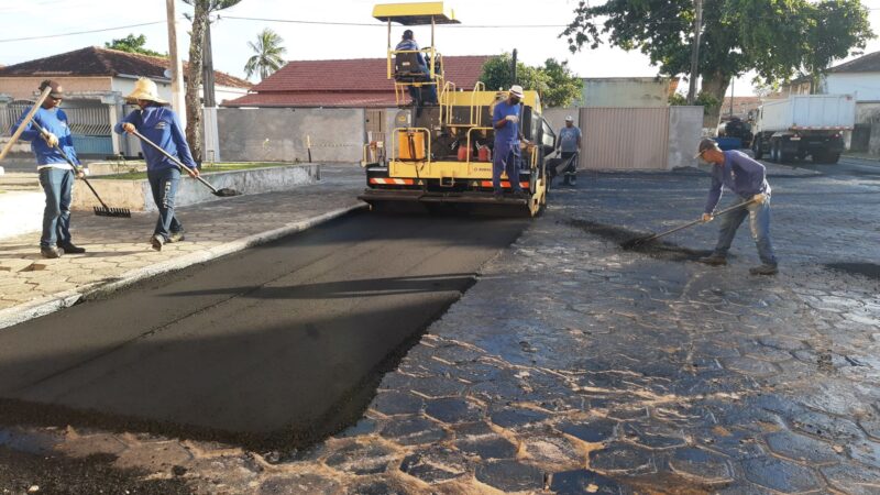 Começam as obras de asfaltamento das ruas centrais de Mucuri