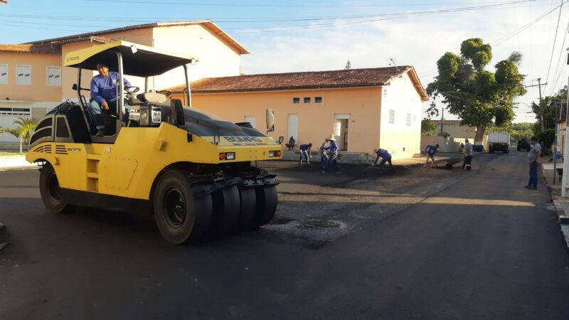 Começam as obras de asfaltamento das ruas centrais de Mucuri