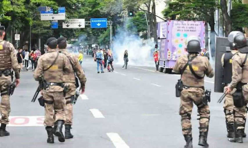 Apoio de oficiais da Polícia Militar à manifestação preocupa governo de MG