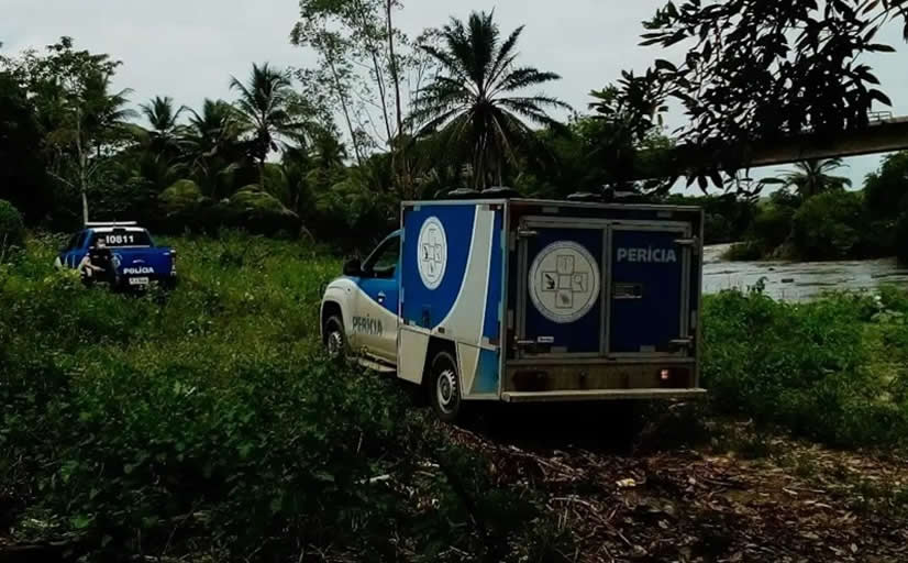 Bombeiros resgatam corpo de homem que morreu afogado em Teixeira de Freitas