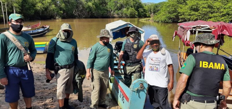 Operação busca garantir defeso do caranguejo-uçá em Mucuri