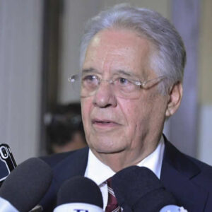 Ex-presidente Fernando Henrique Cardoso tem alta hospitalar