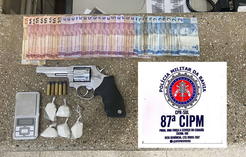 Acusado de liderar grupo criminoso é preso com arma, cocaína e maconha em Teixeira de Freitas