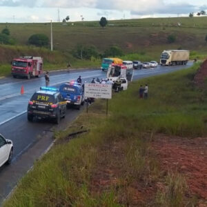 Motorista de carro funerário morre em acidente na BR-101 em Itagimirim