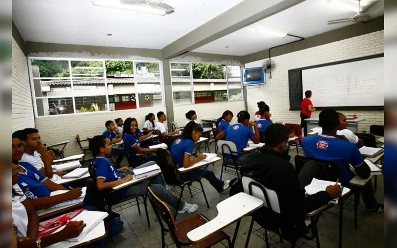 Rui autoriza concurso público para contratação de 1.806 professores e 307 coordenadores pedagógicos
