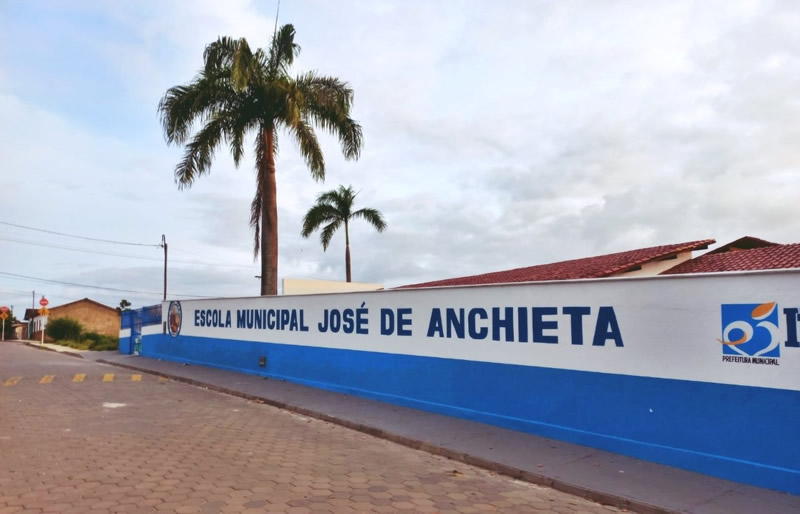 Marcelo Angênica dá por concluídas as obras de revitalização da Escola José de Anchieta no Várzea Alegre