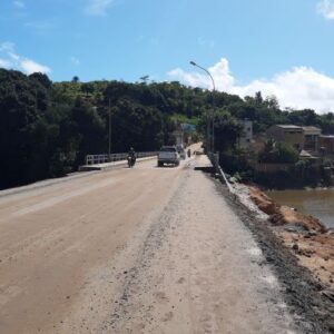 Liberada passagem da ponte da Várzea Alegre em Itamaraju após 4 meses de interdição