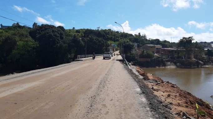 Liberada passagem da ponte da Várzea Alegre em Itamaraju após 4 meses de interdição