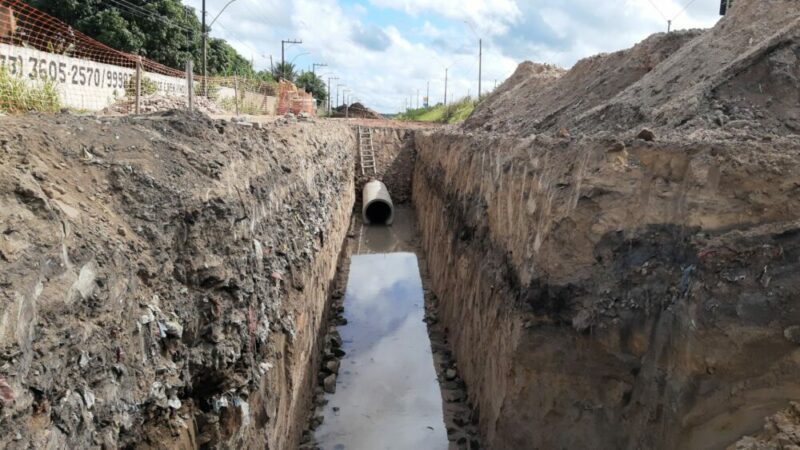 Obras de requalificação urbana avançam no entorno da BR-101 em Itabatã