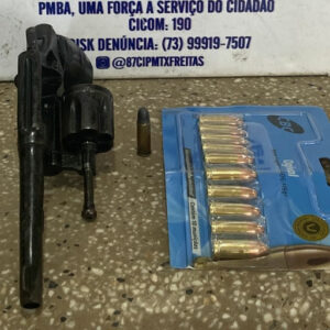 Homens são presos pela PM com revólver, munições e droga em Teixeira de Freitas