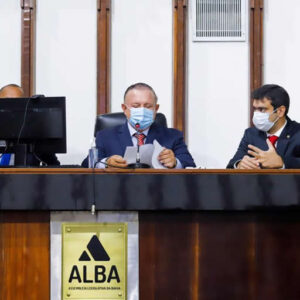 ALBA aprova projeto que aumenta salários de professores do ensino fundamental e médio da rede estadual
