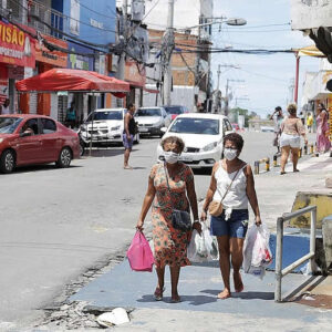 Bahia registra menos de mil casos de covid pela 1ª vez em 2 anos