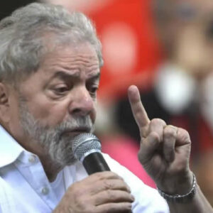 Lula tira revogação da reforma trabalhista de seu programa