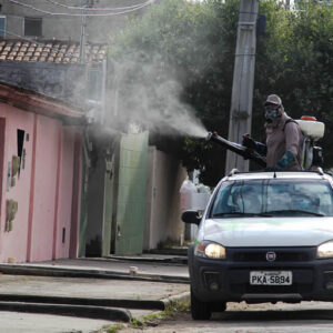 Eunápolis: Saúde faz pulverização contra o mosquito da dengue em bairros