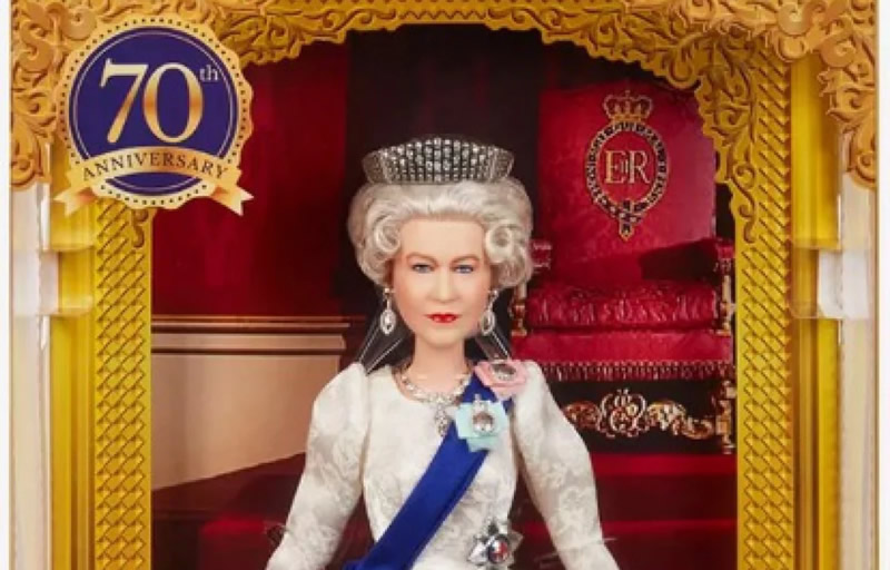 Rainha Elizabeth II ganha boneca Barbie em homenagem aos 70 anos de reinado