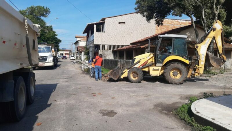 Chuva, vento e granizo destroem árvores e telhados em Mucuri