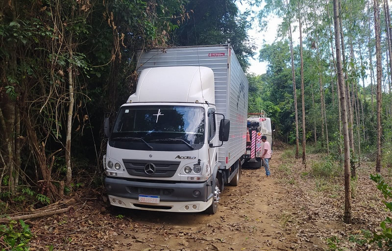 Caminhão roubado é recuperado pela PRF próximo a Posto da Mata