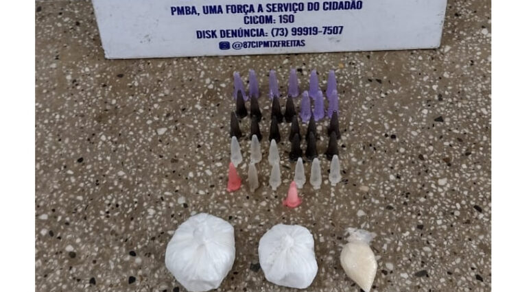 Suspeito foge em área de mata e PM apreende cocaína em Teixeira de Freitas