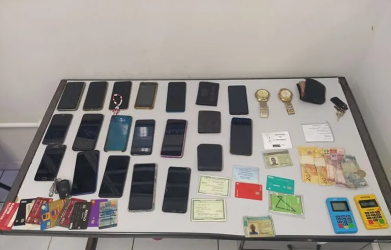 Cinco são presos pela PM com celulares furtados em show