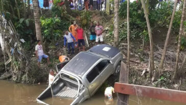 Homem morre após caminhonete cair em rio no sul da Bahia