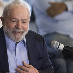 Lula vence em quatro regiões do país e no Nordeste chega a 62%, diz pesquisa