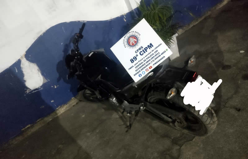 Moto roubada em Itabatã é recuperada pela polícia em Posto da Mata; suspeito fugiu pelo mato