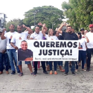 Teixeira de Freitas: Parentes e amigos fazem manifesto e pedem Justiça para o caso do servidor Ráunis Santos