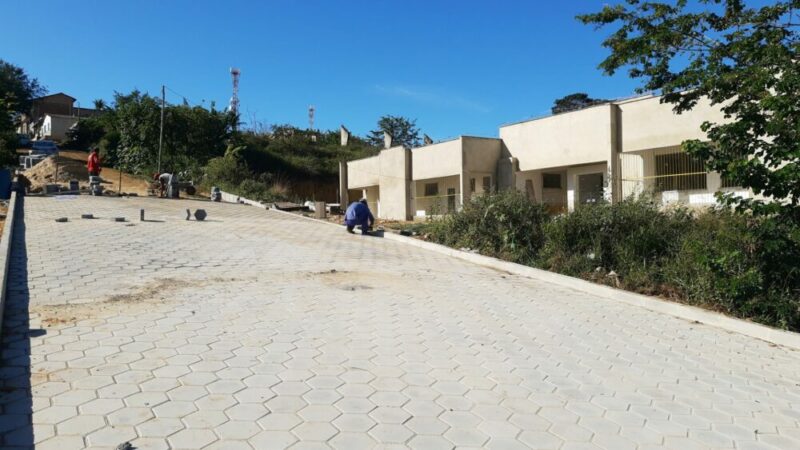 Prefeitura de Itamaraju inicia nova etapa da pavimentação do bairro Pôr do Sol
