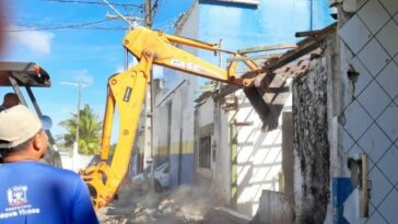 Prefeita Luciana Machado esclarece polêmica e diz que imóvel demolido pertence ao domínio geral do município de Nova Viçosa