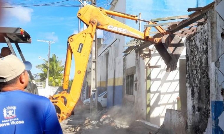 Prefeita Luciana Machado esclarece polêmica e diz que imóvel demolido pertence ao domínio geral do município de Nova Viçosa