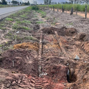 Placas de sinalização são alvo de vandalismo no município de Caravelas