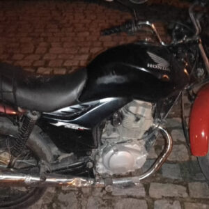 Polícia apreende moto sem placa em Teixeira de Freitas